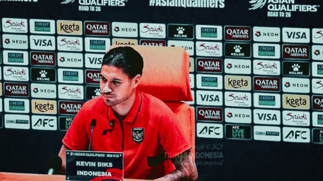 Kevin Diks dalam konferensi pers jelang Timnas Indonesia vs Irak, Jumat (10/10/2025). [Dok. Timnas Indonesia]